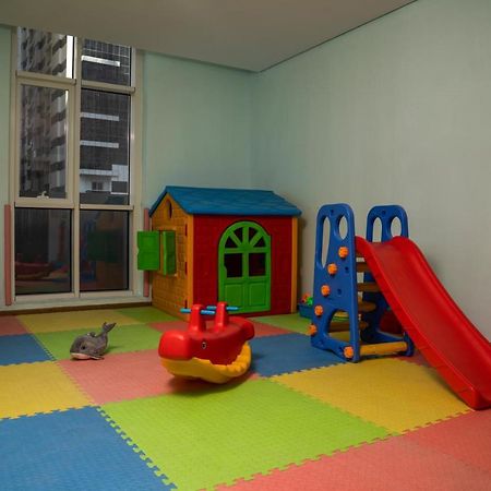 Pullman Sharjah Hotell Exteriör bild A playroom